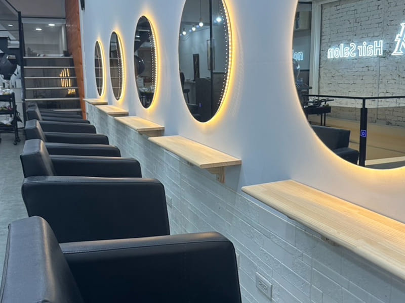 ALLIES HAIR SALON | 台北中正區/台北士林區/台北大同區/台北中山區/新北板橋區 「 ALLIES 」一詞貫穿我們的品牌精神，代表著千變萬化，不斷調整和創新，持之以恆的優化，成為更好的自己。剪髮、燙髮、染髮、護髮、頭皮、接髮、縮毛矯正、髮根燙、哥德式